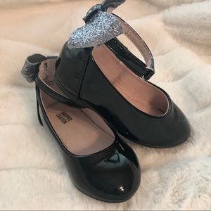 EUC Harper Canyon Black Satin Shoes with Bows
